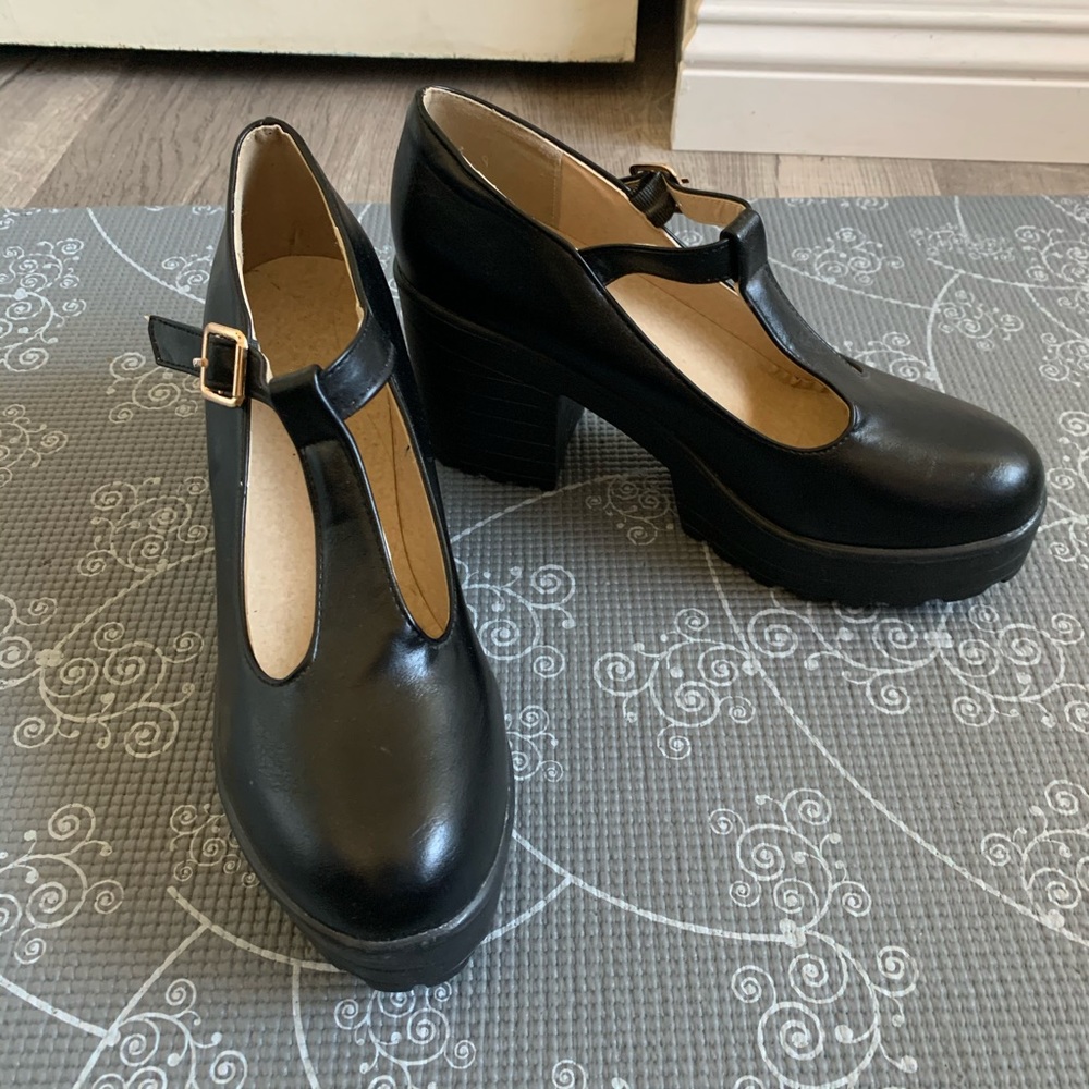 Black Buckle Platforms Size 8 (Mary Janes)